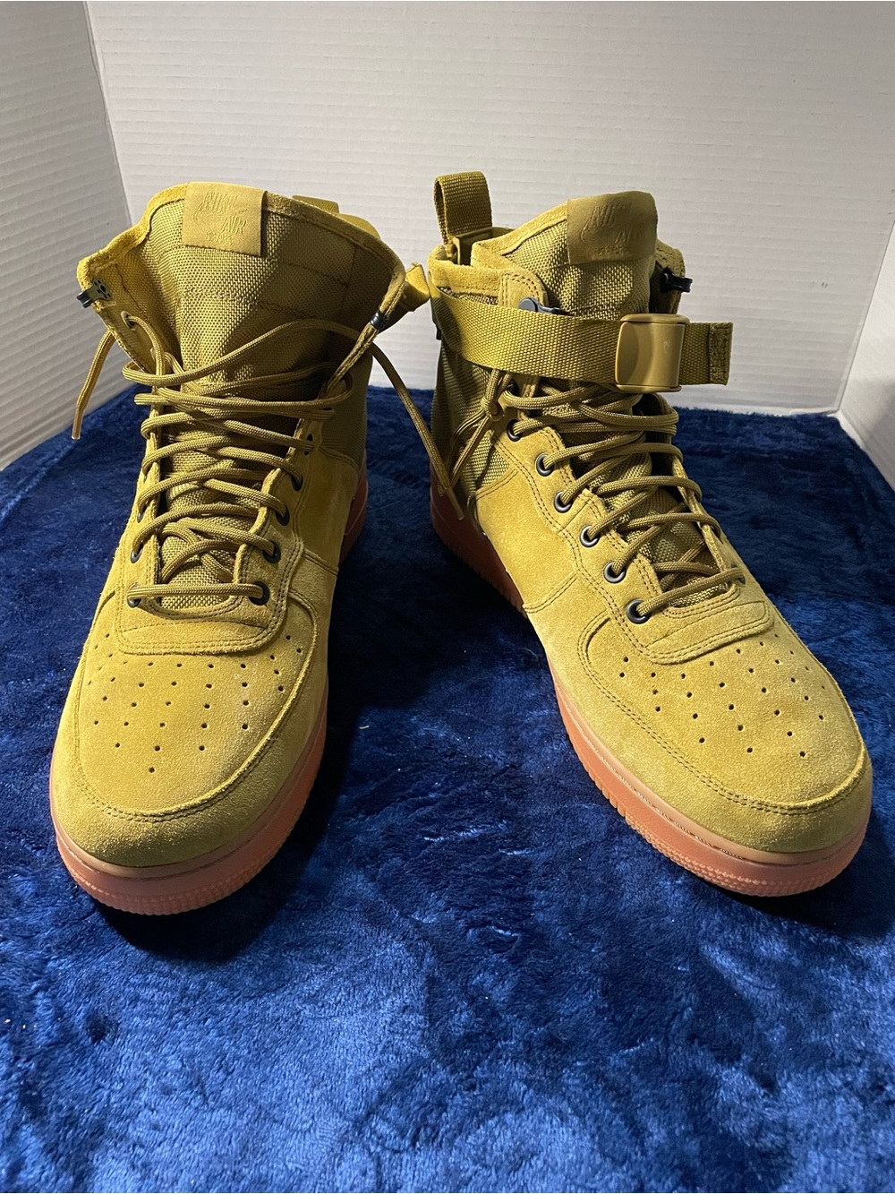 Nike special field Air Force 1 Mide “Desert Moss” sneakers, size 13 men’s. New!!